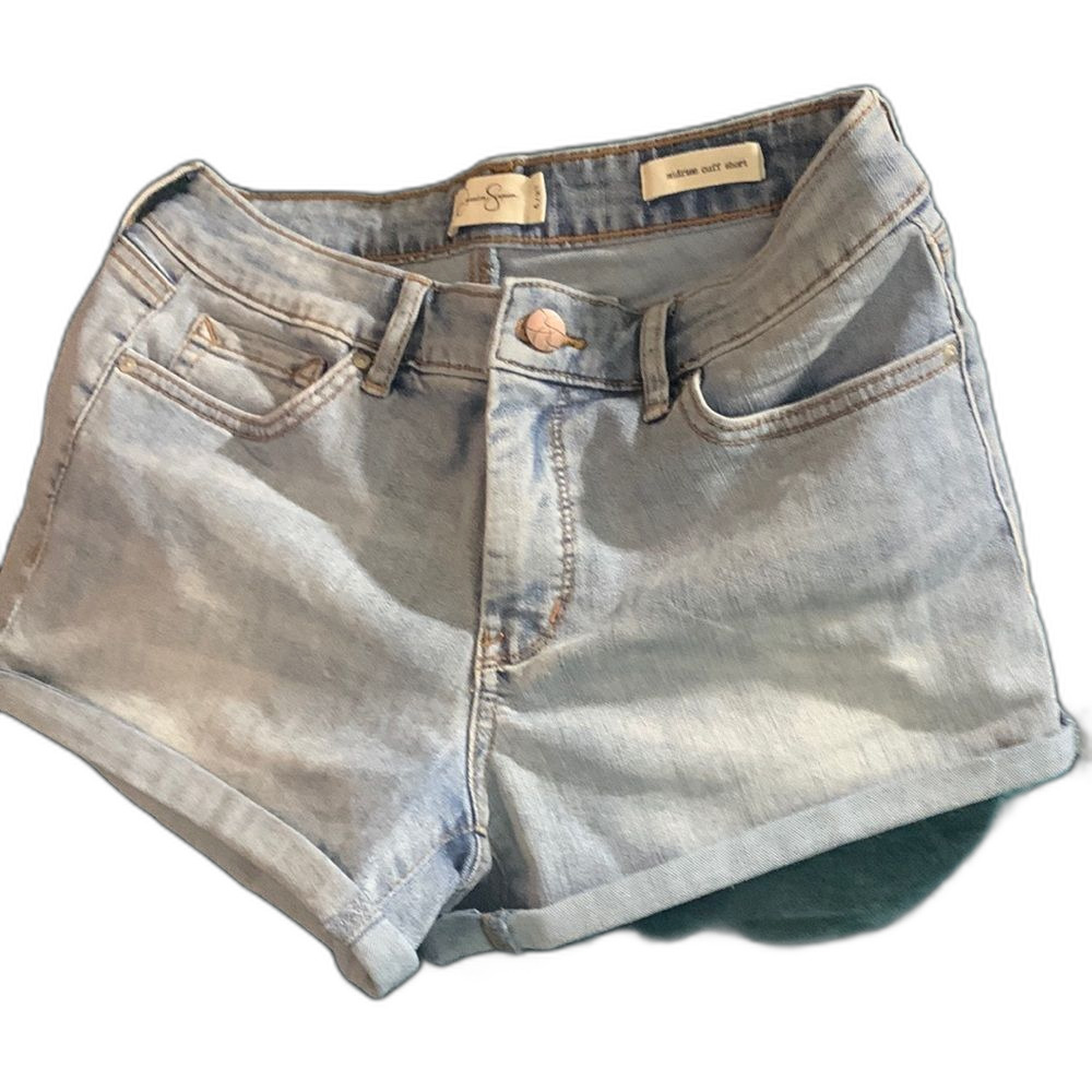 JESSICA SIMPSON JEAN SHORTS!!!
